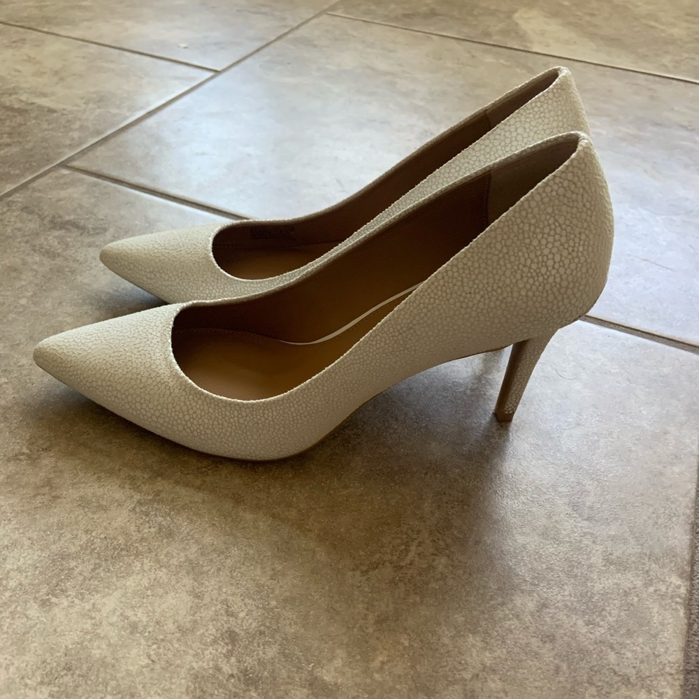 Calvin Klein Gayle pump  gently used